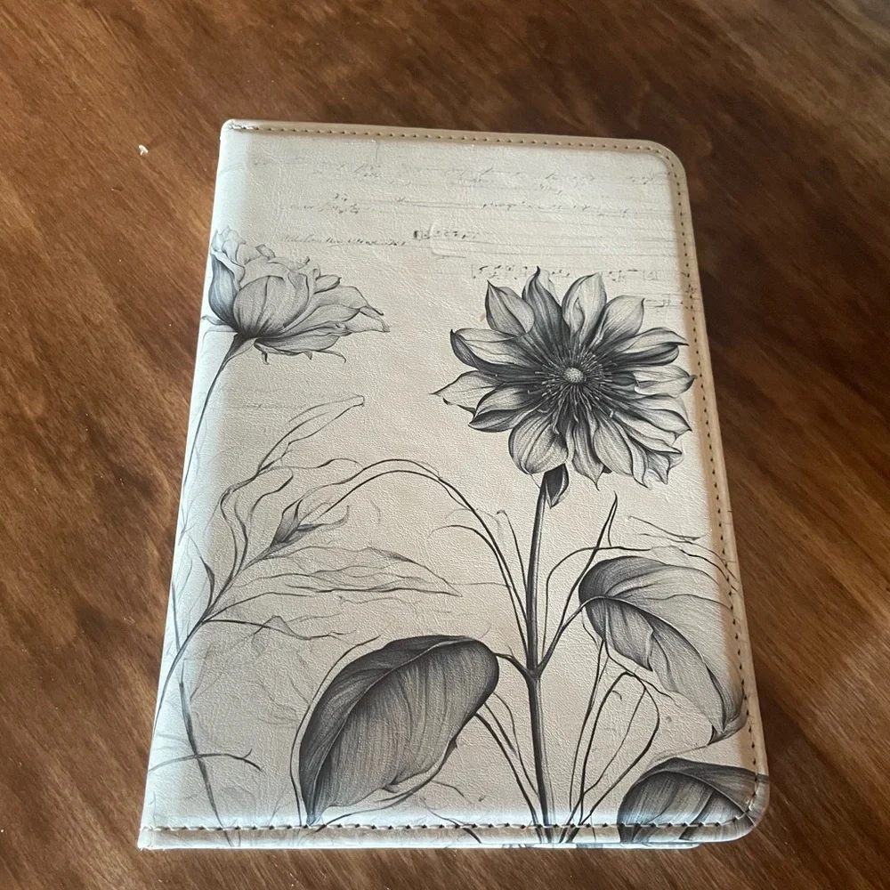 Elegant Floral eBook Reader Cover - Black and White